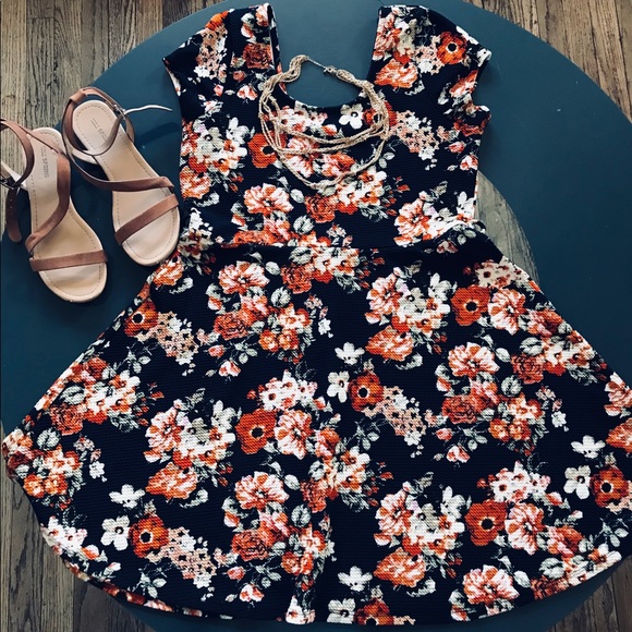 iris Dresses & Skirts - ❌DONATED❌ 🆑 3/$20 | 🌟👗Floral Flared Dress👗🌟